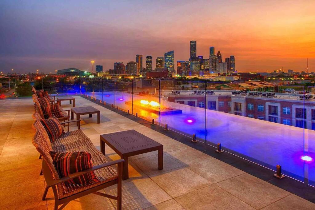Downtown Living 1Br W/ Free Parking Garage Apartman Houston Kültér fotó